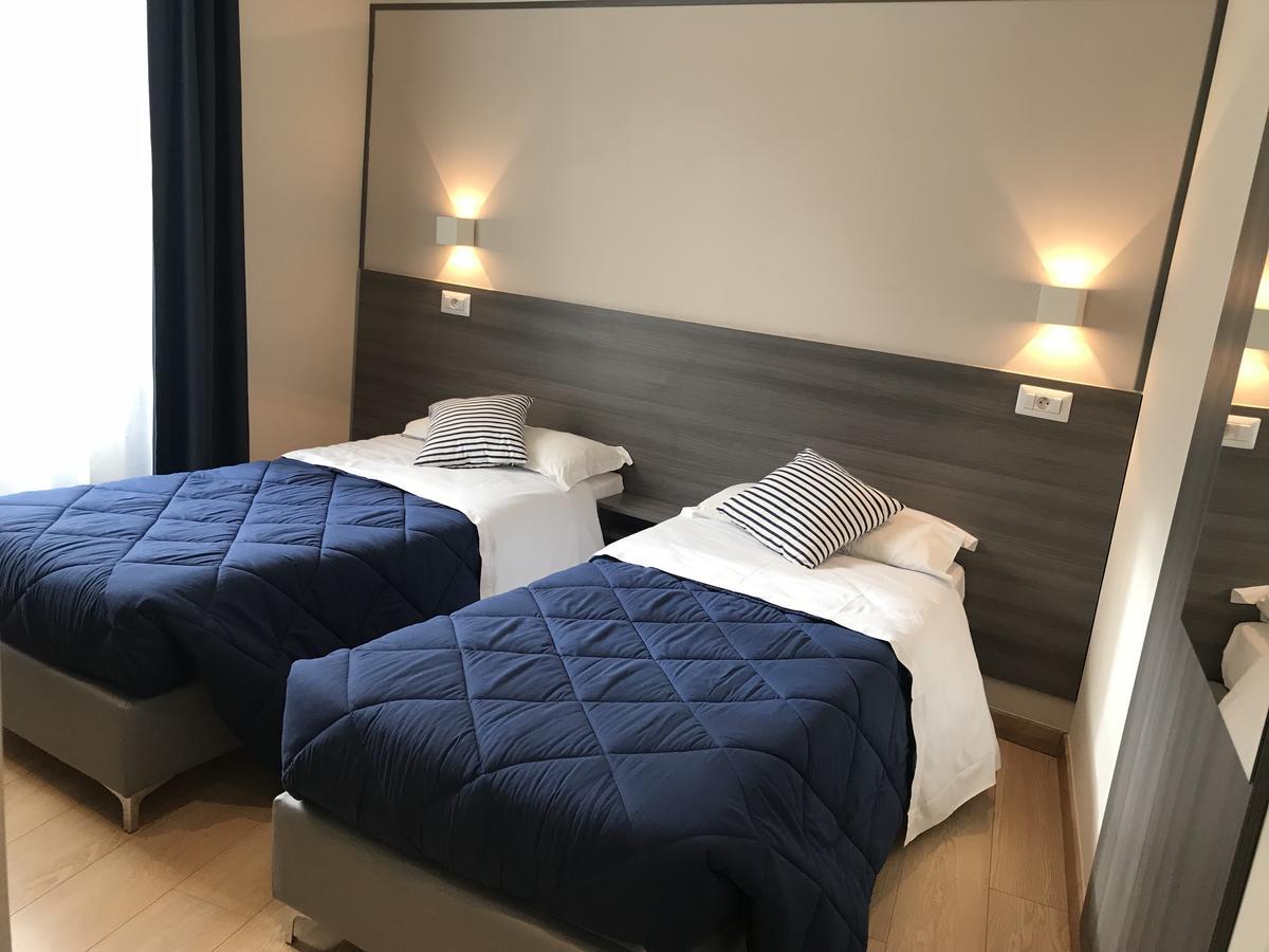 Boutique Neptune 2* Nice