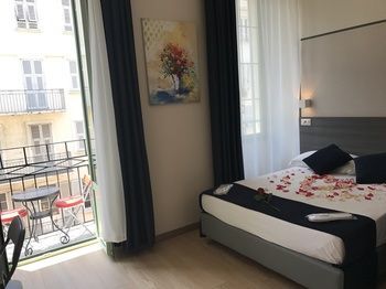 Boutique Neptune 2* Nice