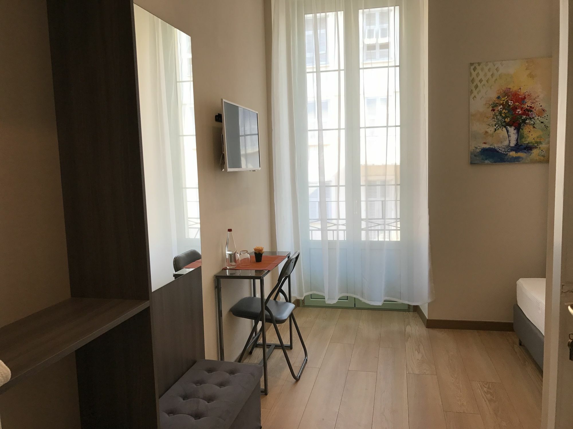 Boutique Neptune 2* Nice